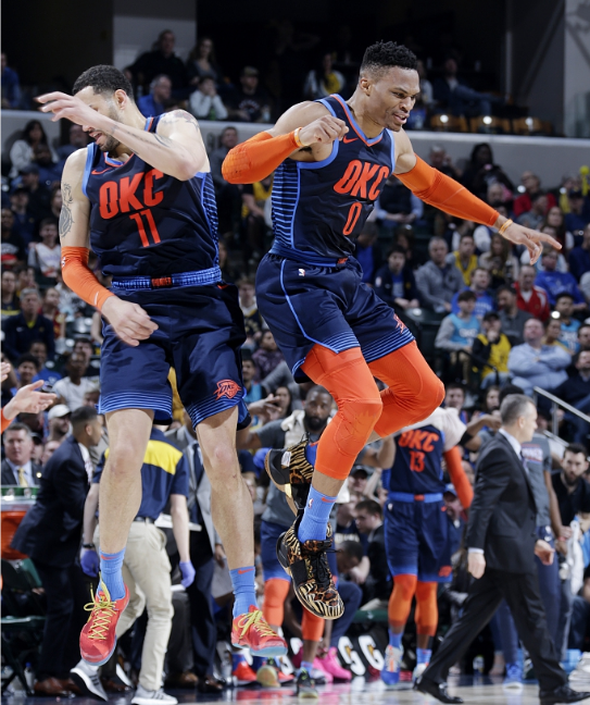 九游体育app-荷甲赛程吃紧；圣安东尼奥马刺集结日更衣室发声；态度坚定；团队化学反应显著的简单介绍