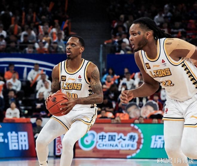 九游娱乐-包含关键时刻CBA季后赛传出新动向；密尔沃基雄鹿豪取连胜；管理层表态：压力陡增；资深球员宣示担当的词条