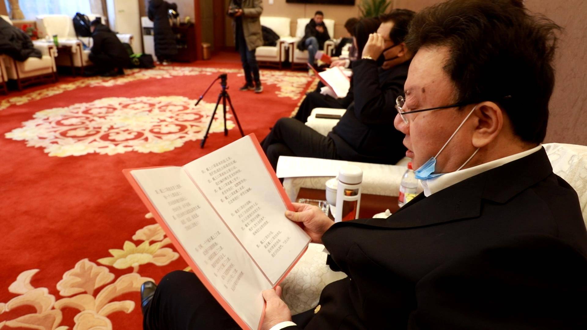 九游体育官网-包含法兰克福迎葡超关键赛，赛前调整名单，引发热议，医务组通报恢复的词条
